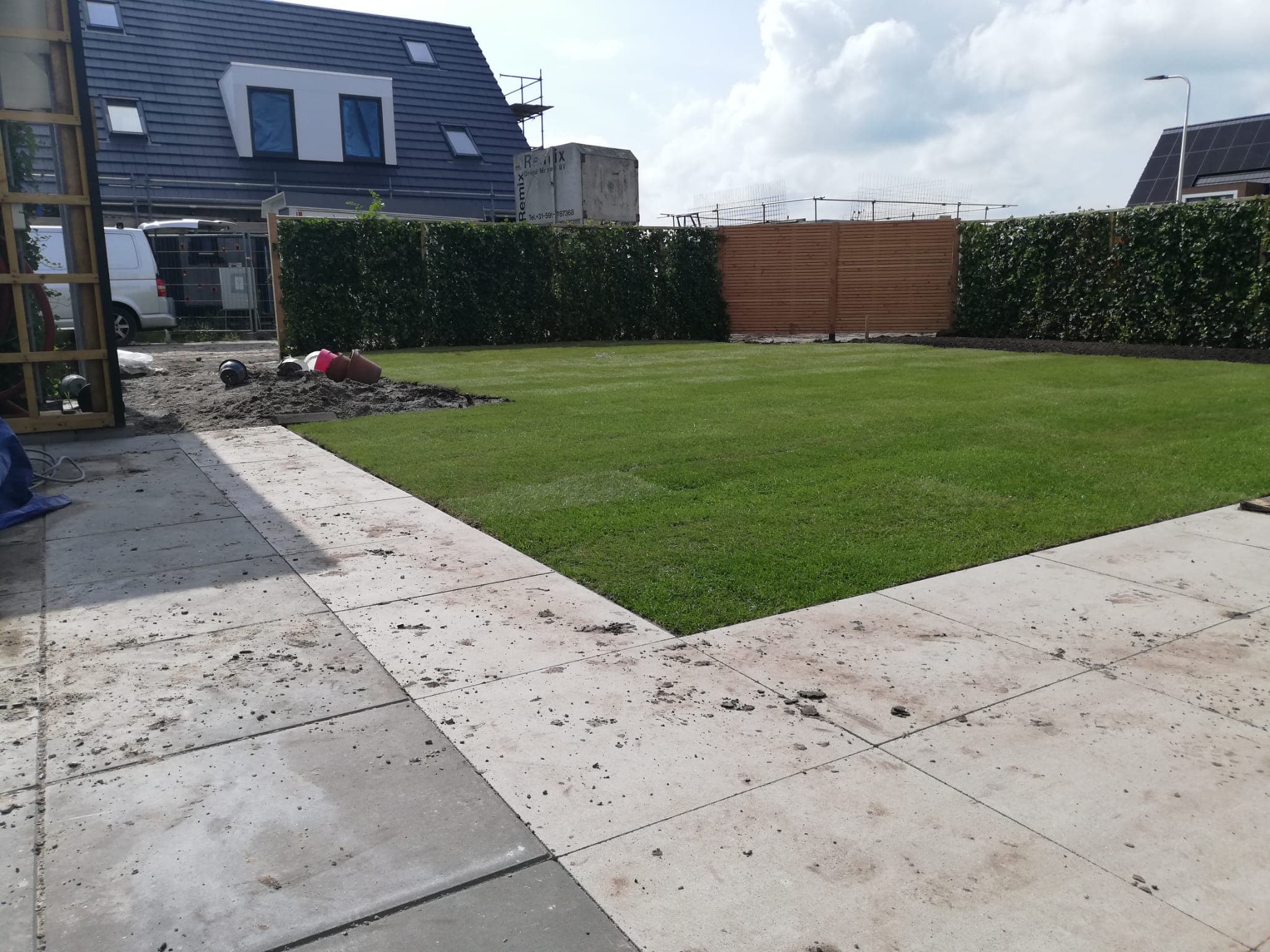 Aanleg gazon en hedera-haag
